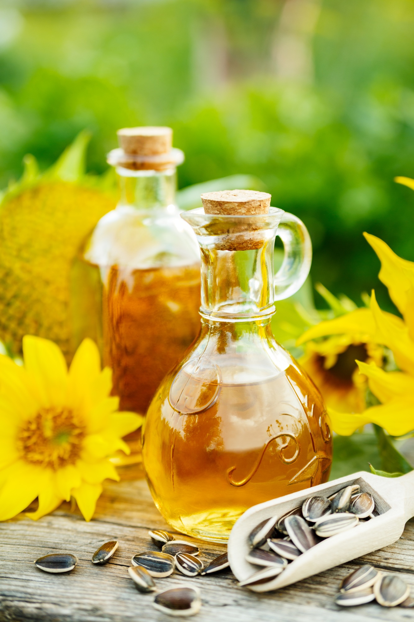 Sunflower oil with seeds